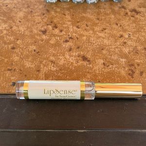 Lip Sense Oops Remover